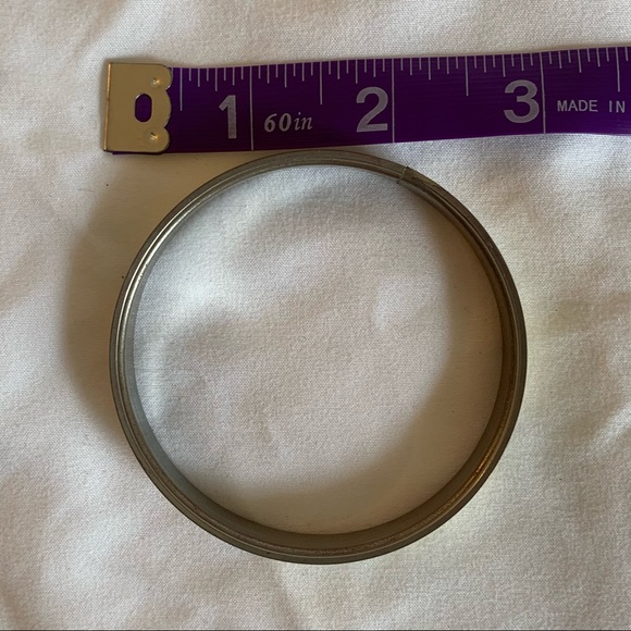 EUC Lucky Brand Peace Sign Bangle - Picture 2 of 2